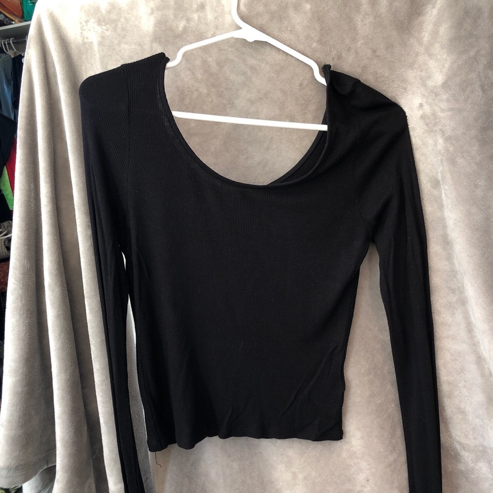 🖤Black Aeropostale long sleeve crop top🖤
